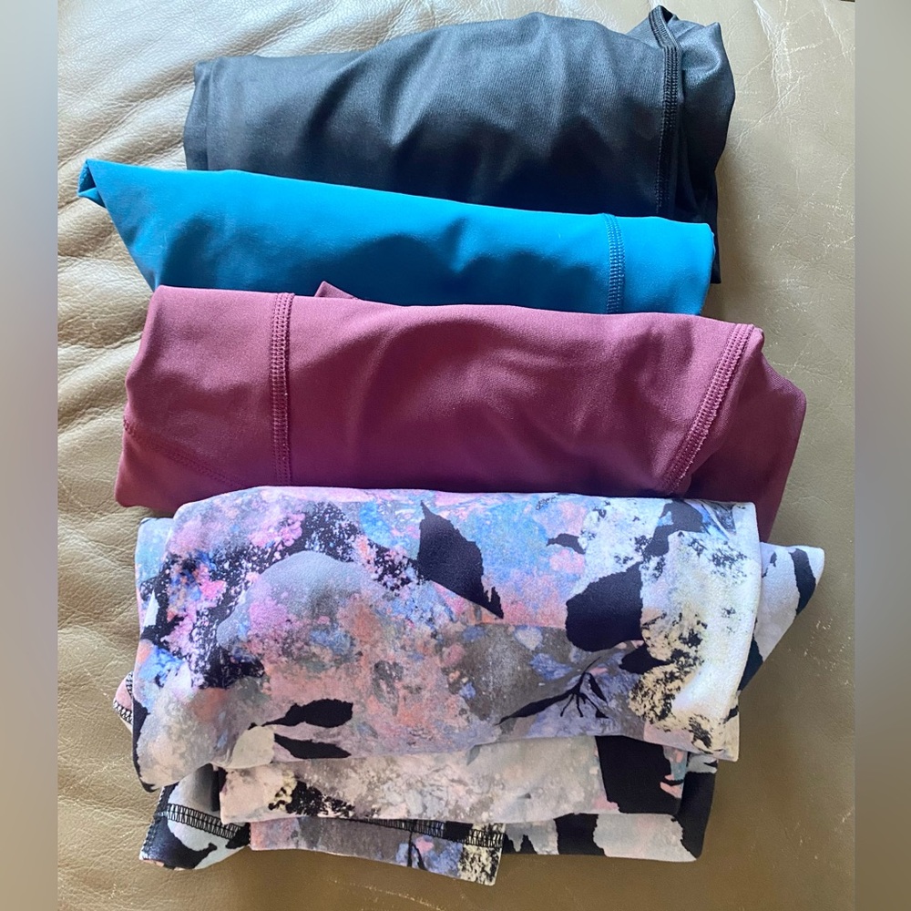 Bundle** 4 Leggings size Large